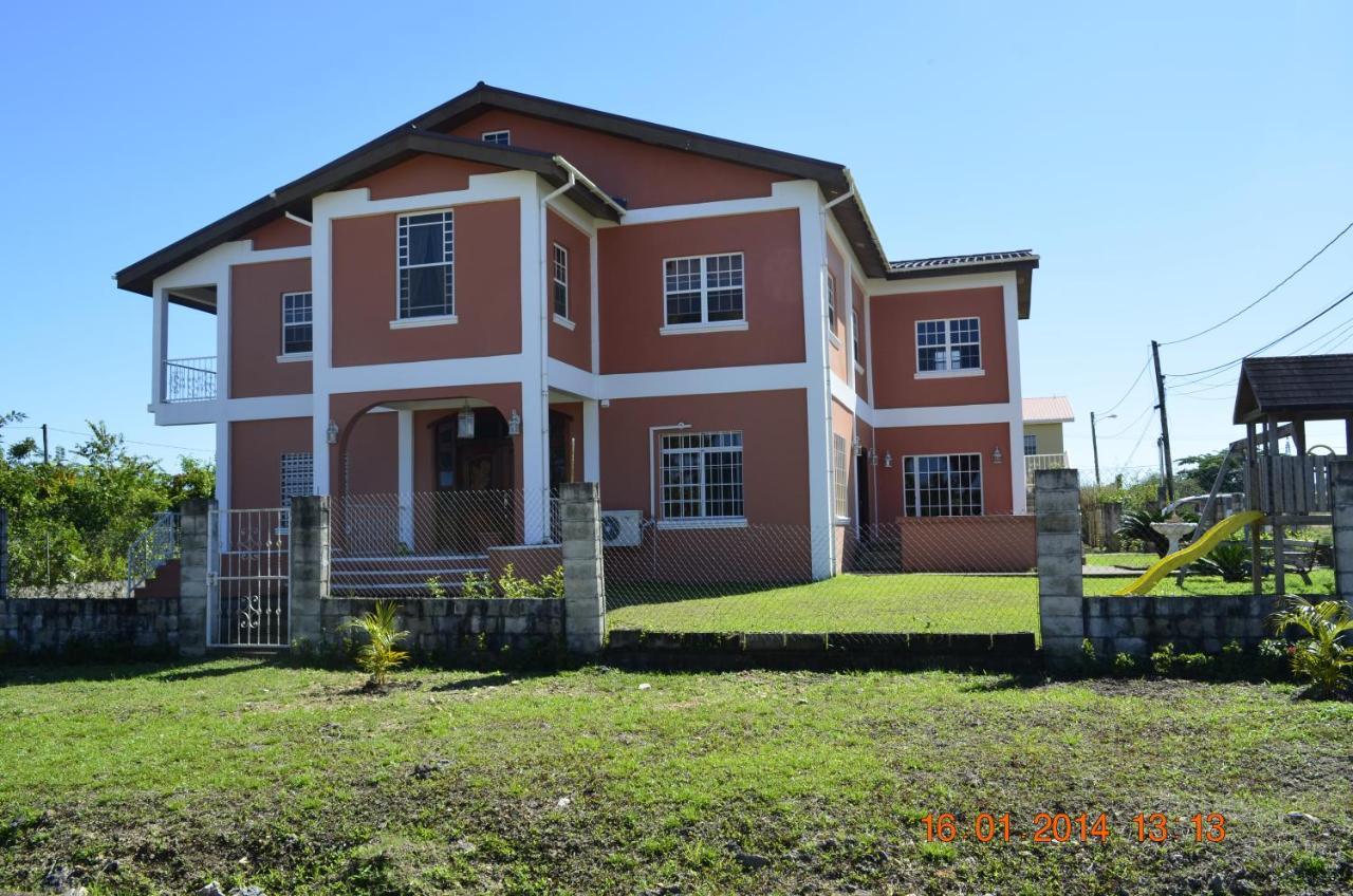 Gm Suites Bed & Breakfast Belmopan Exterior foto